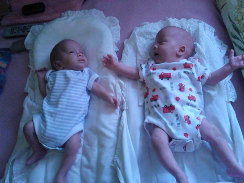 édesanya nélkül maradtak az ikrek